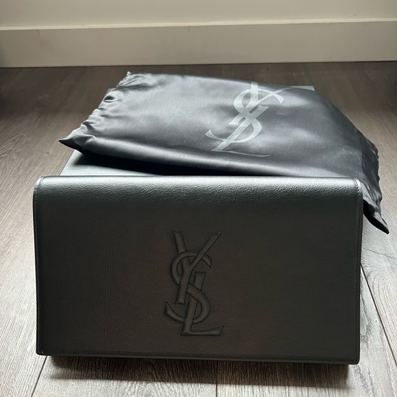Authentic - NWT - Yves Saint Laurent Chevrette Belle de Jour leather clutch - Picture 1 of 6
